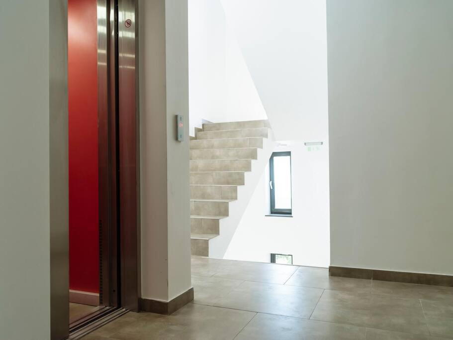 5 - New Building & Parking Apartment *