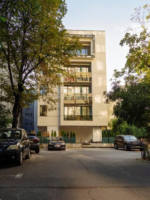 5 - New Building & Parking Bucharest